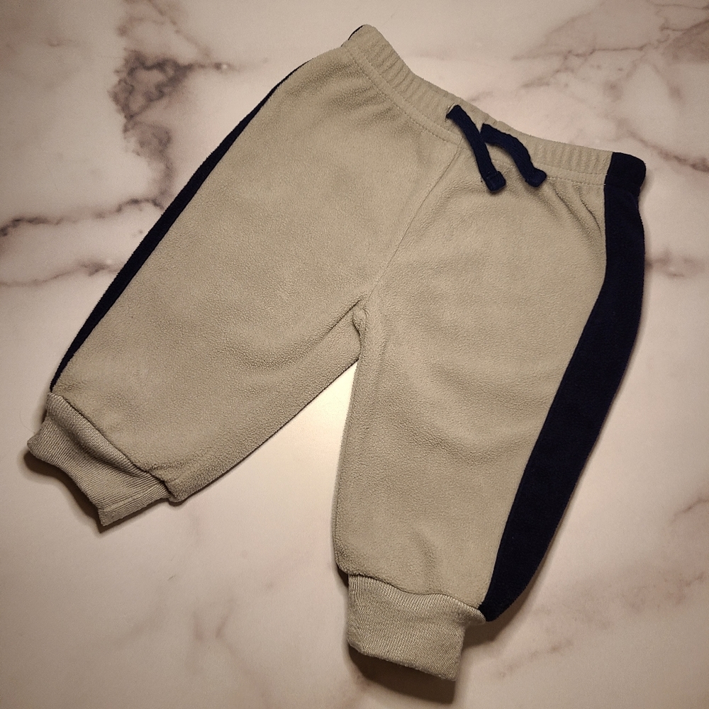 Infant sweatpants size zero to three months,  gray